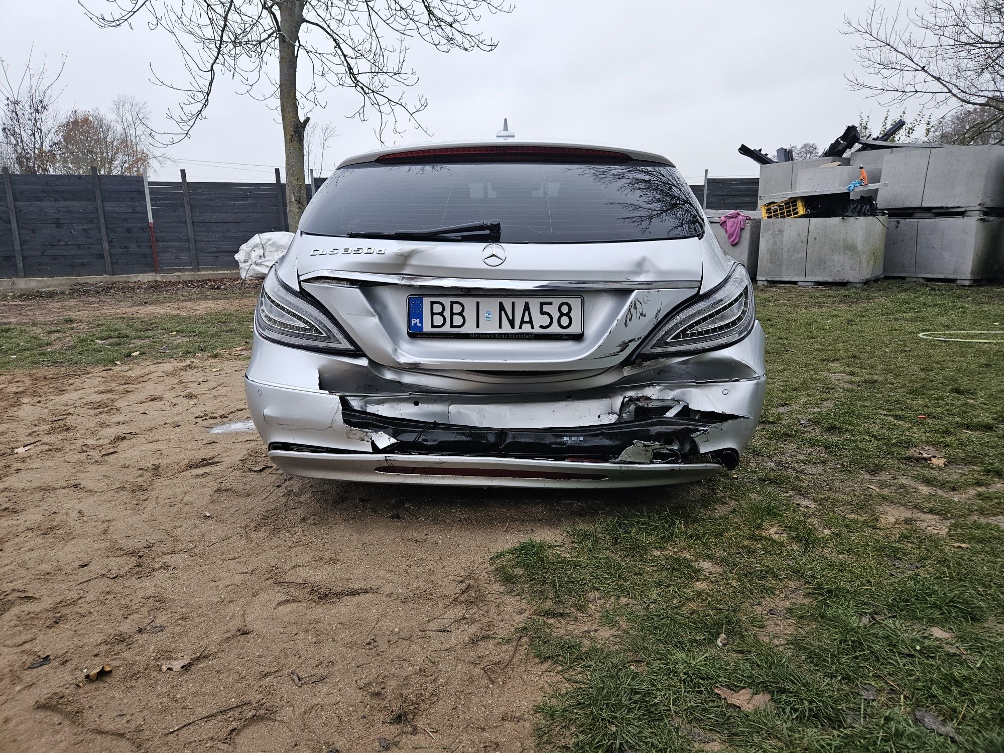 Sprzedawm CLS lift 2015 dobrze wyposażony uszkodzony