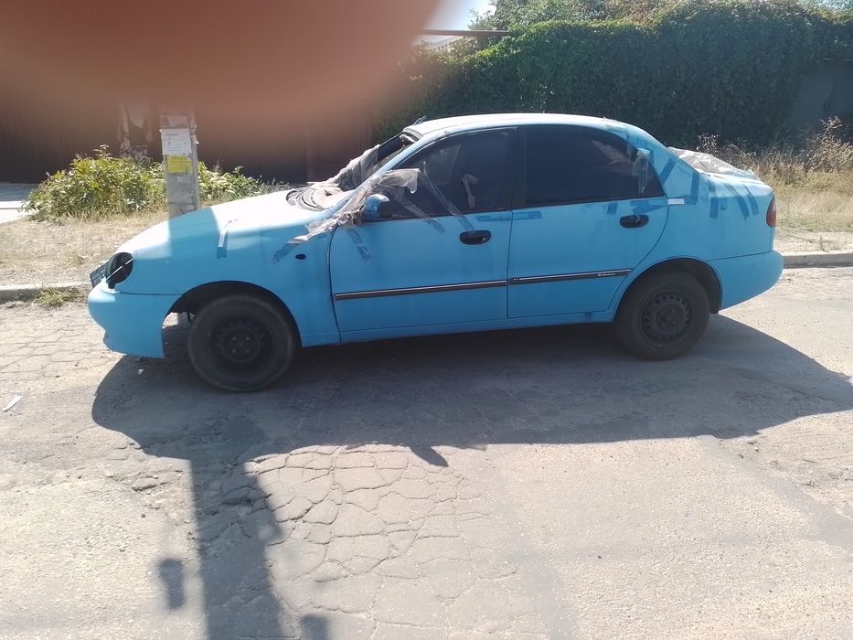 Продам ланос по запчастям.