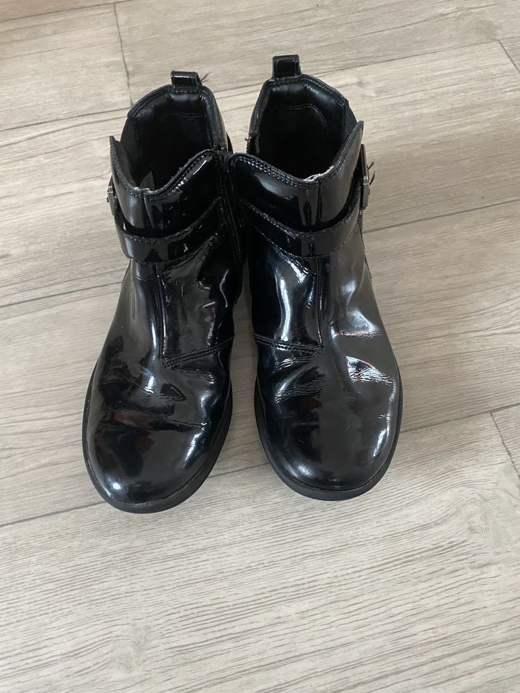 Botki lakierowane r.35 Clarks