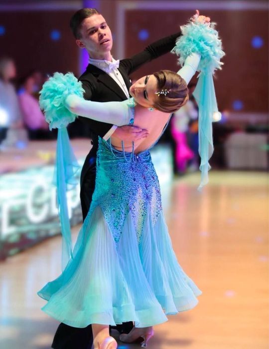 Продам бальное платье