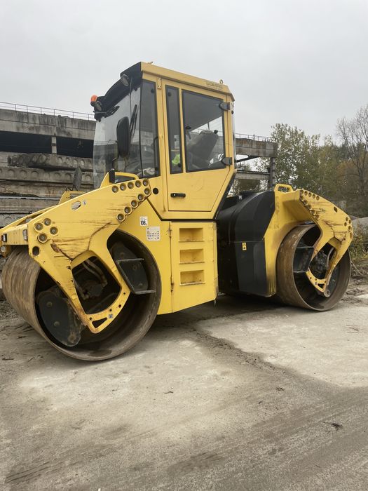 Оренда асфальтоукладчика та катка