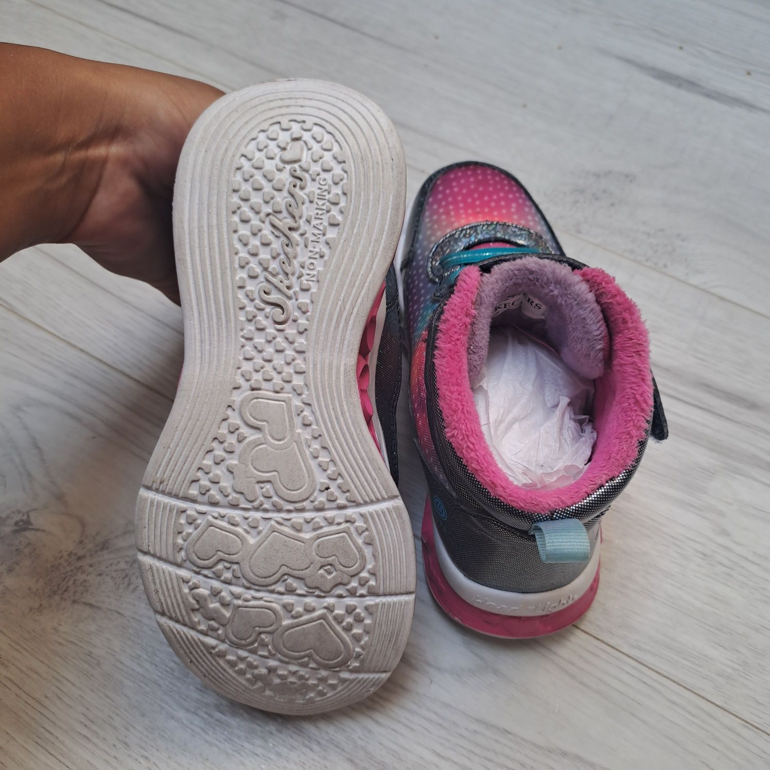 Buty zimowe Skechers Flutter Heart Lights roz 30