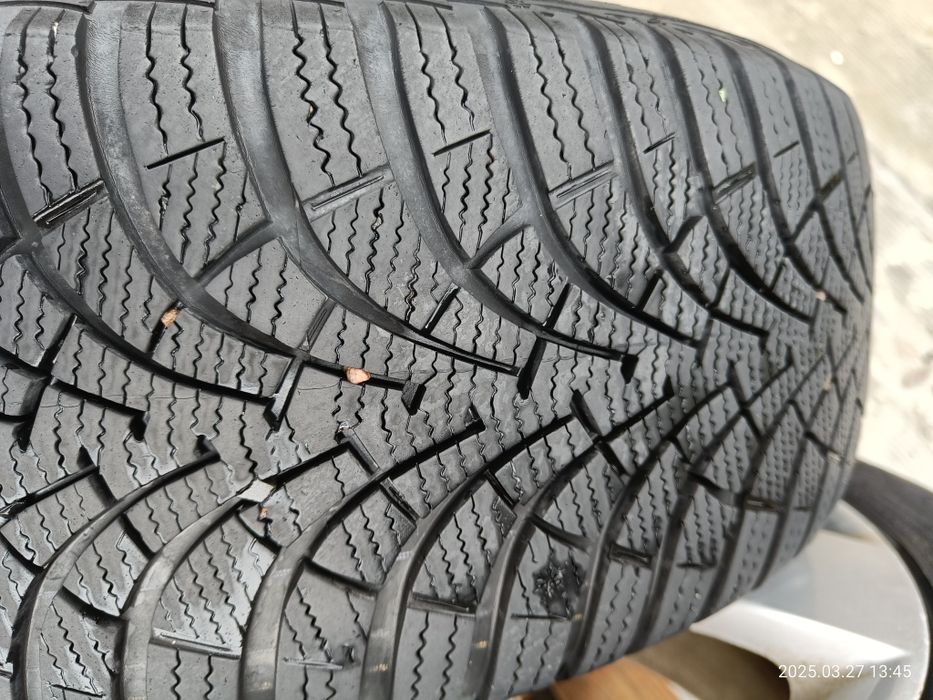 205/55/16 Goodyear Ultra grip 9