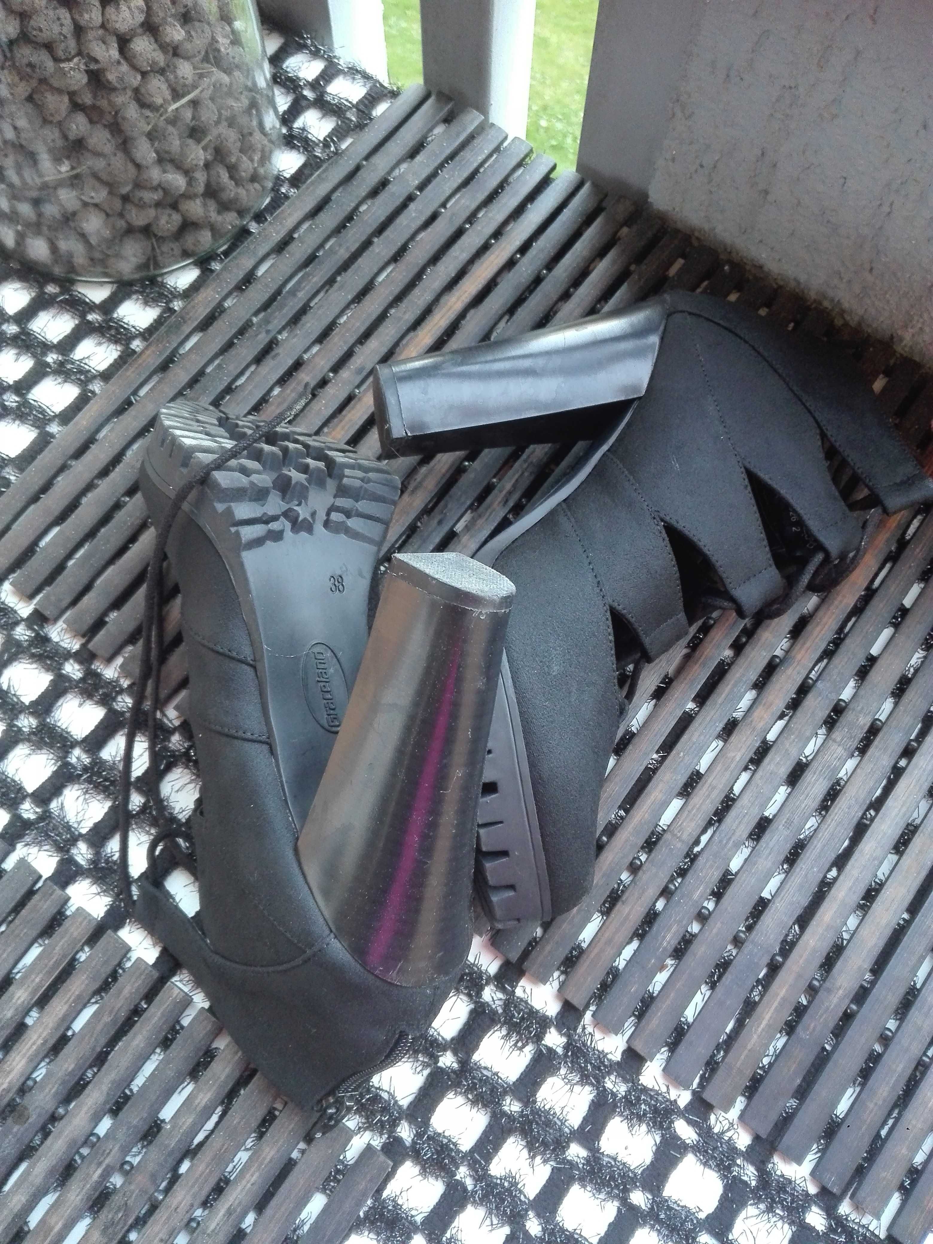 Buty na obcasie GRACELAND wiązane