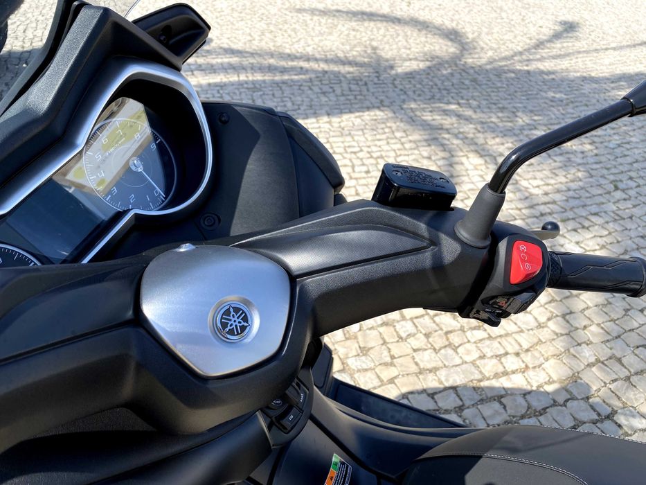 Yamaha X-Max 300