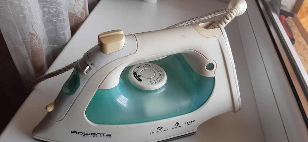 Электро утюг Ровента 2 000 w.   Braun 1700 w.