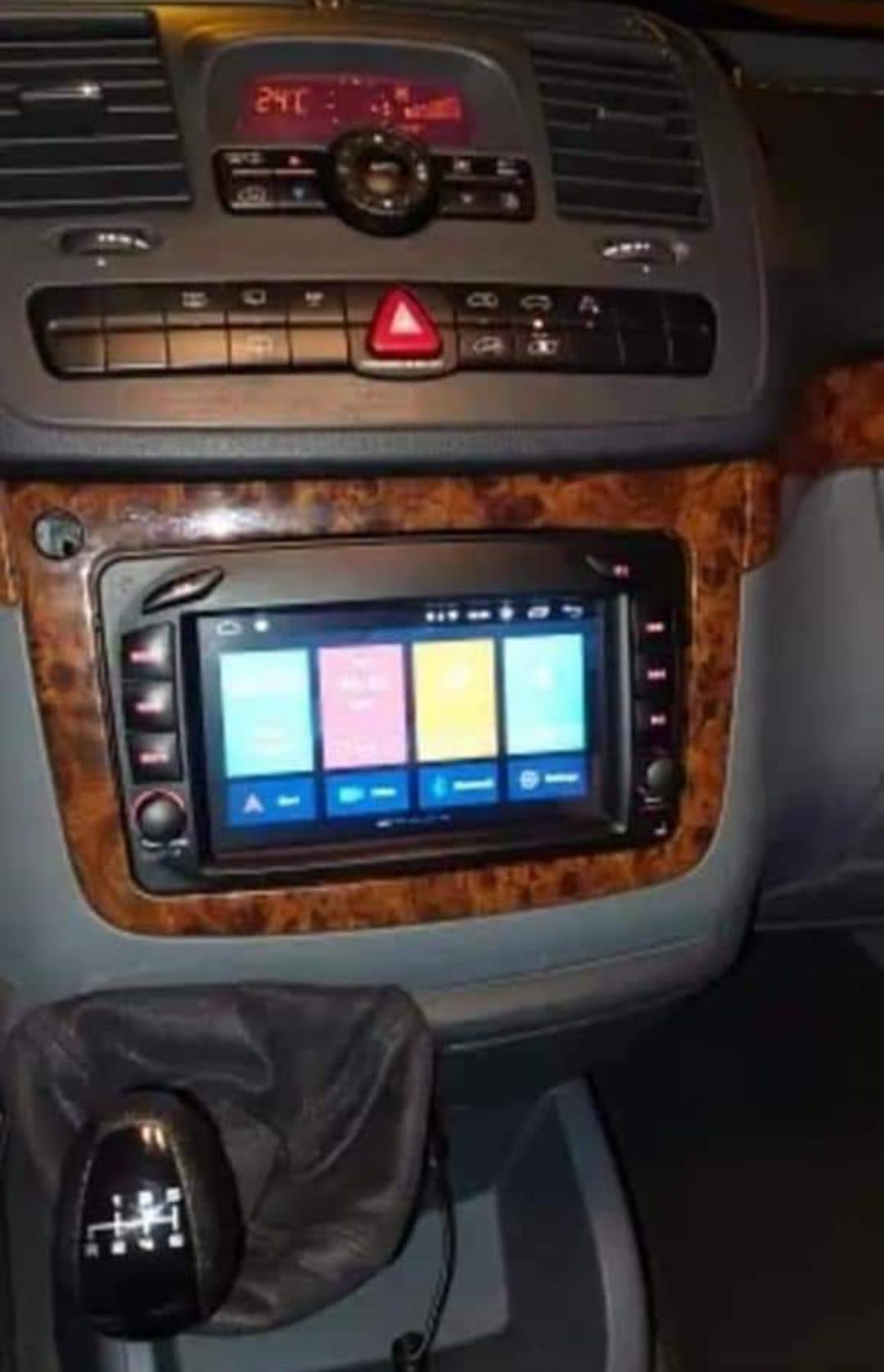 Rádio Android 13 com GPS Mercedes W203/W209 (Artigo Novo)