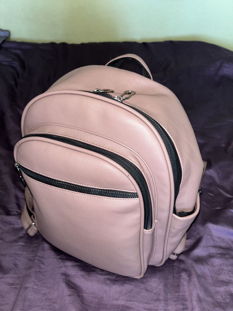 Женский рюкзак розовый