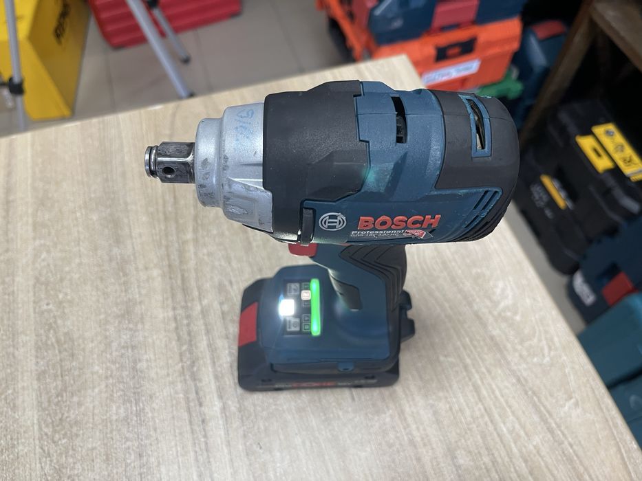 Bosch GDS 18V-330 HC + Core 4.0 Ah /