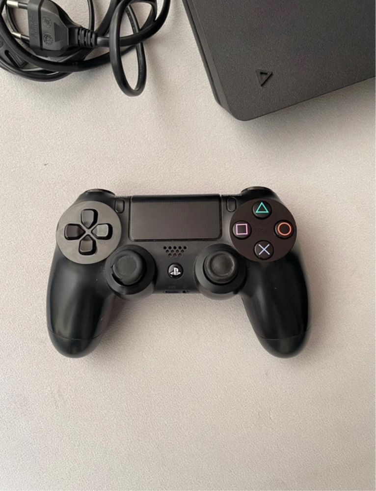Consola Ps4 + 1 comando + auscultador gaming