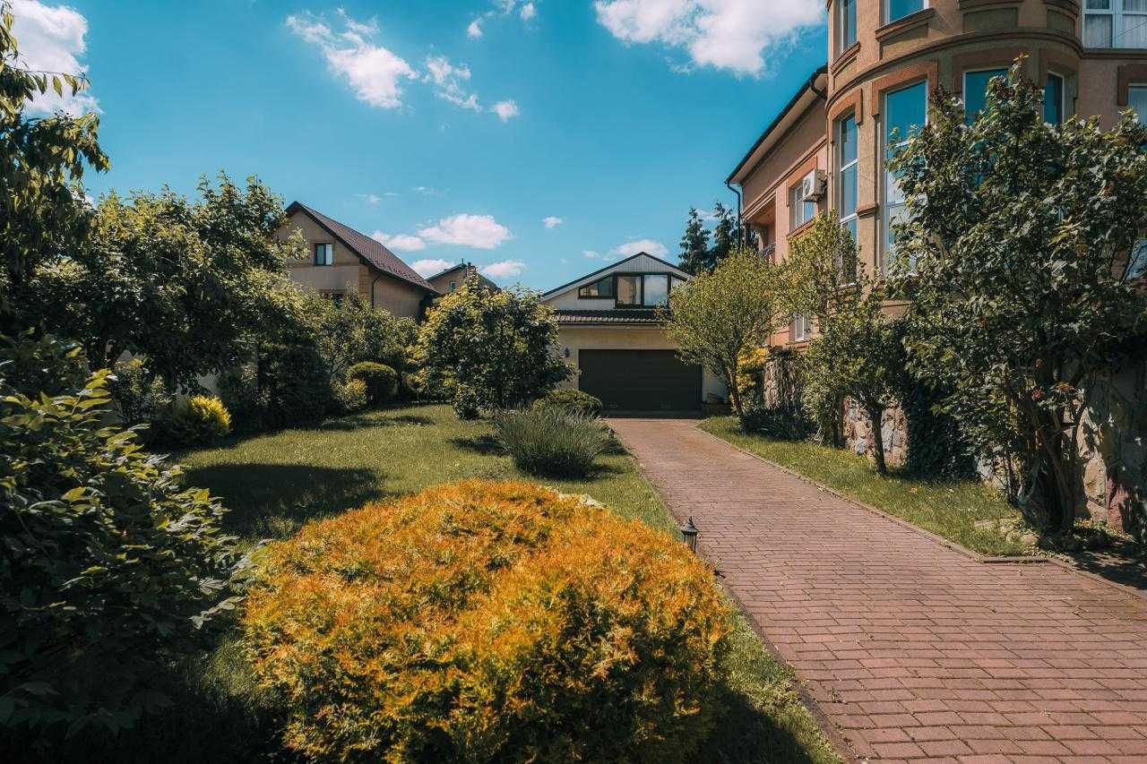 Елітний особняк у самому серці Івано-Франківська