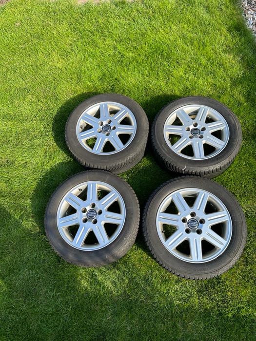 Felgi aluminiowe Volvo V40 V50 V60 opony zimowe 205/55R16 RUN FLAT