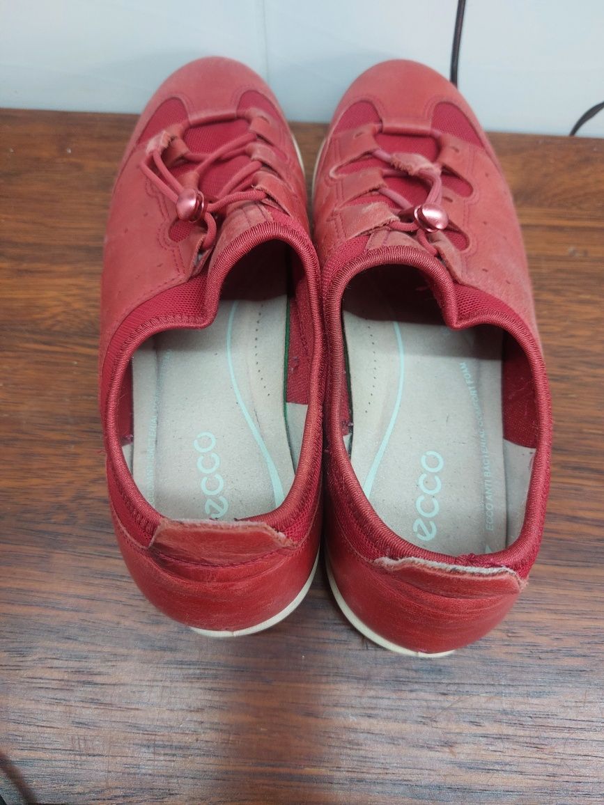 Buty damskie Ecco czerwone, rozm.40(26 cm), stan bardzo dobry
