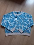 Sweter w niebieskie wzory