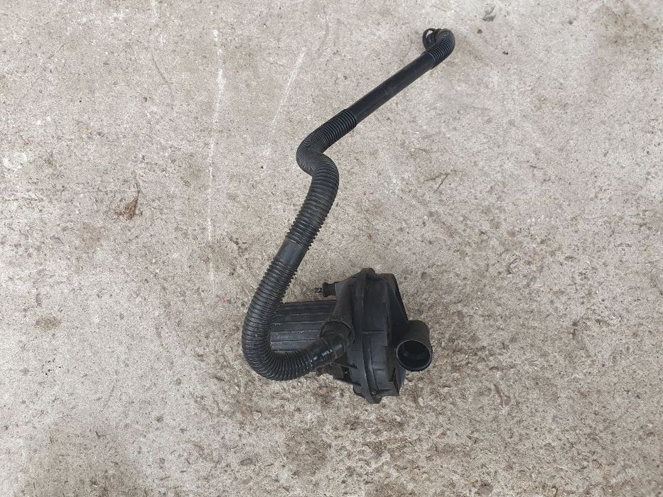 POMPA POWIETRZA ODKURZACZ AUDI A4 B5 1.6 ANA 101/KM LIFT