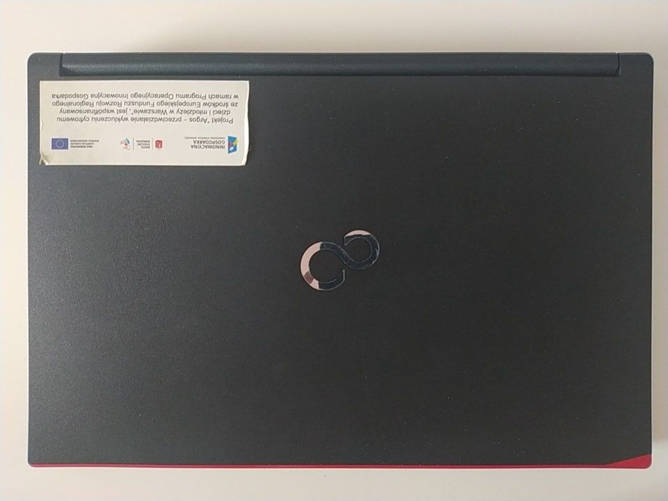 Laptop Fujitsu Lifebook E554