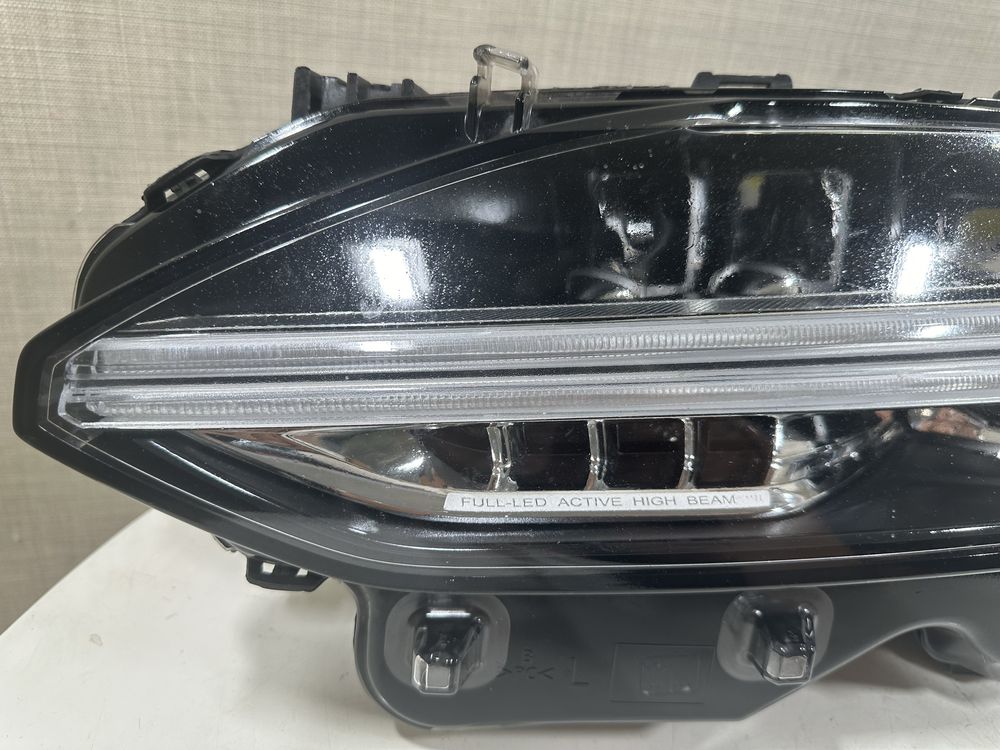 Фара передняя левая Volvo S90 V90 (2016-2024г.) 32228310