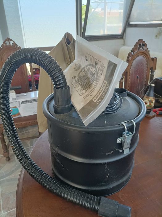 Aspirador de cinzas