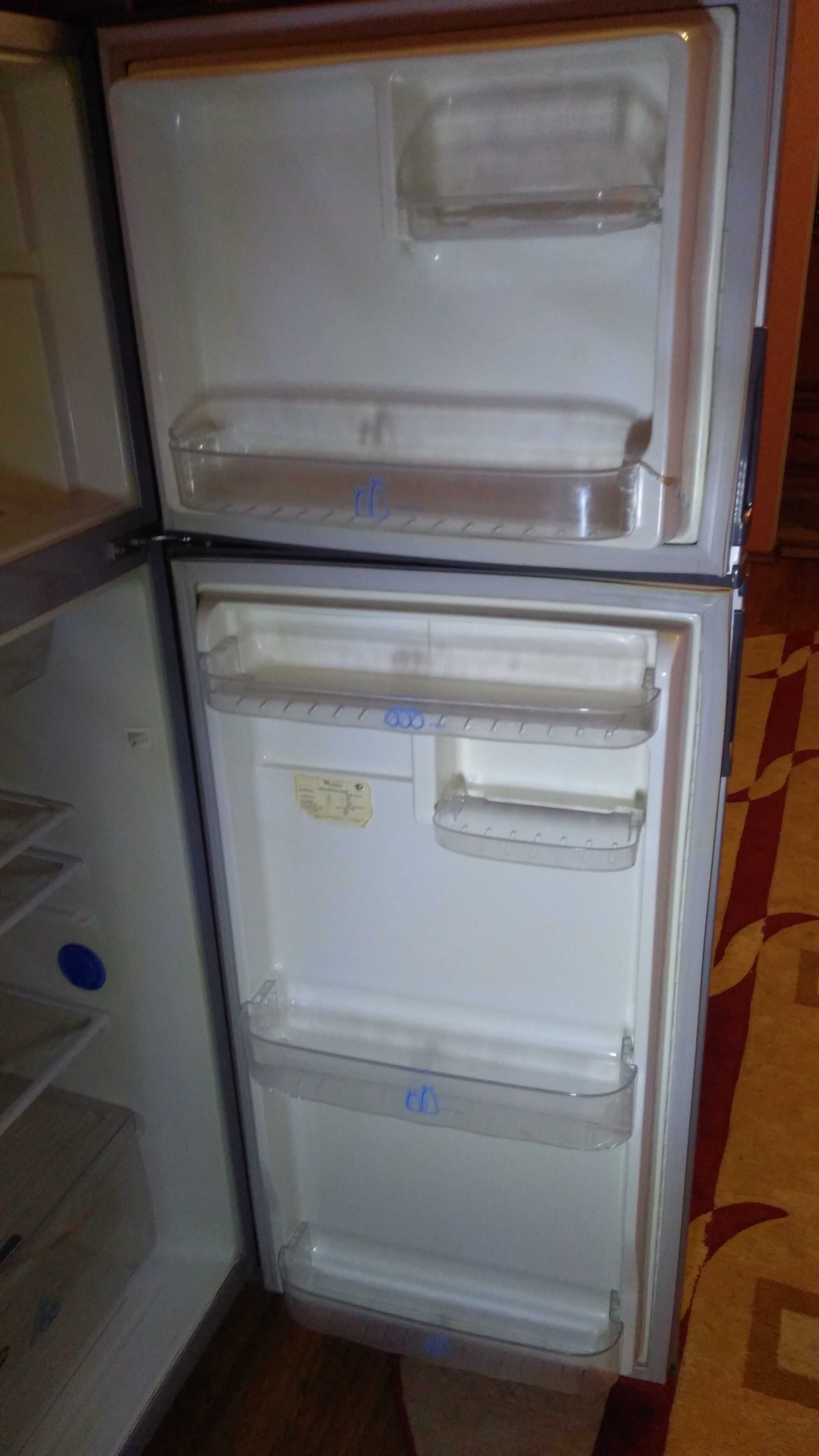 Холодильник Б\У в отличном состоянии.