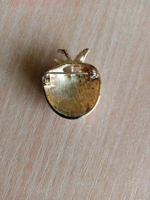 Broszka z cyrkoniami