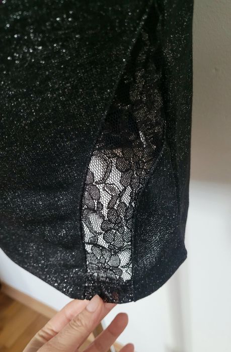 Nowa przepiękna dopasowana sukienka damska bez rękawów mieniąca sie