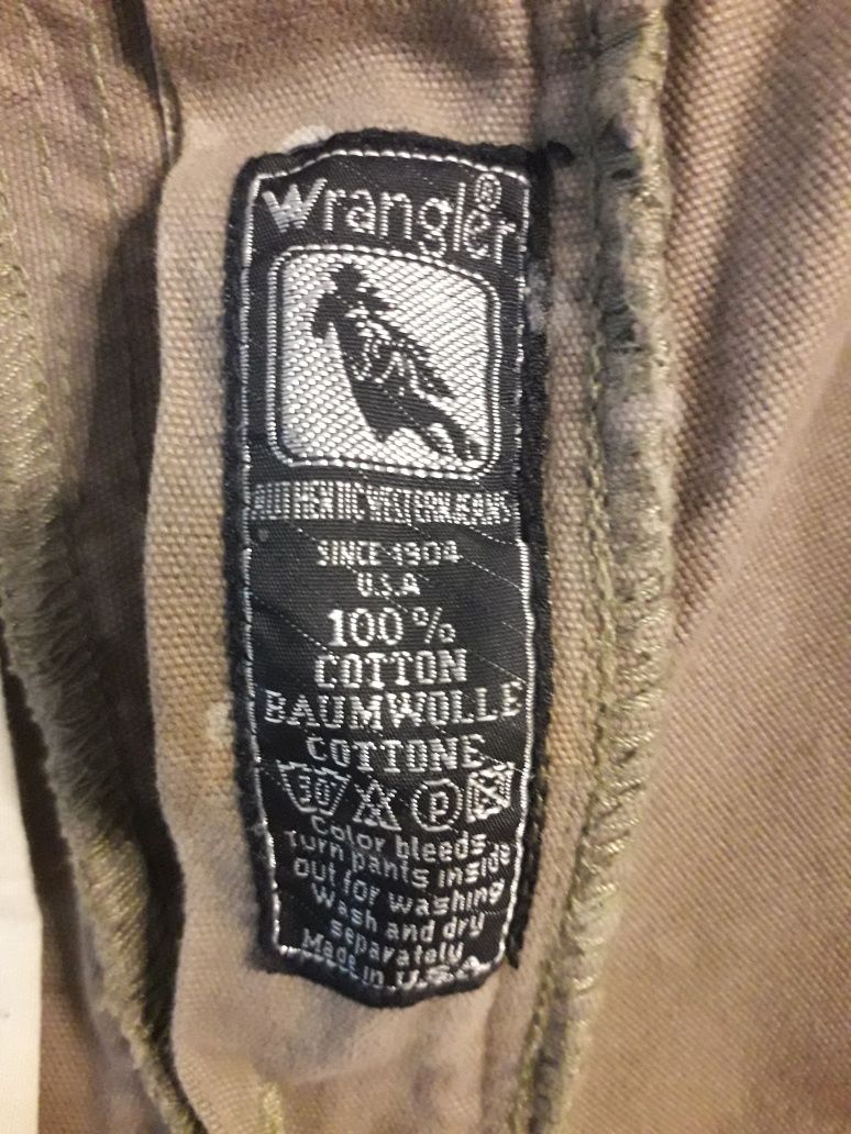 Джинсы Wrangler.