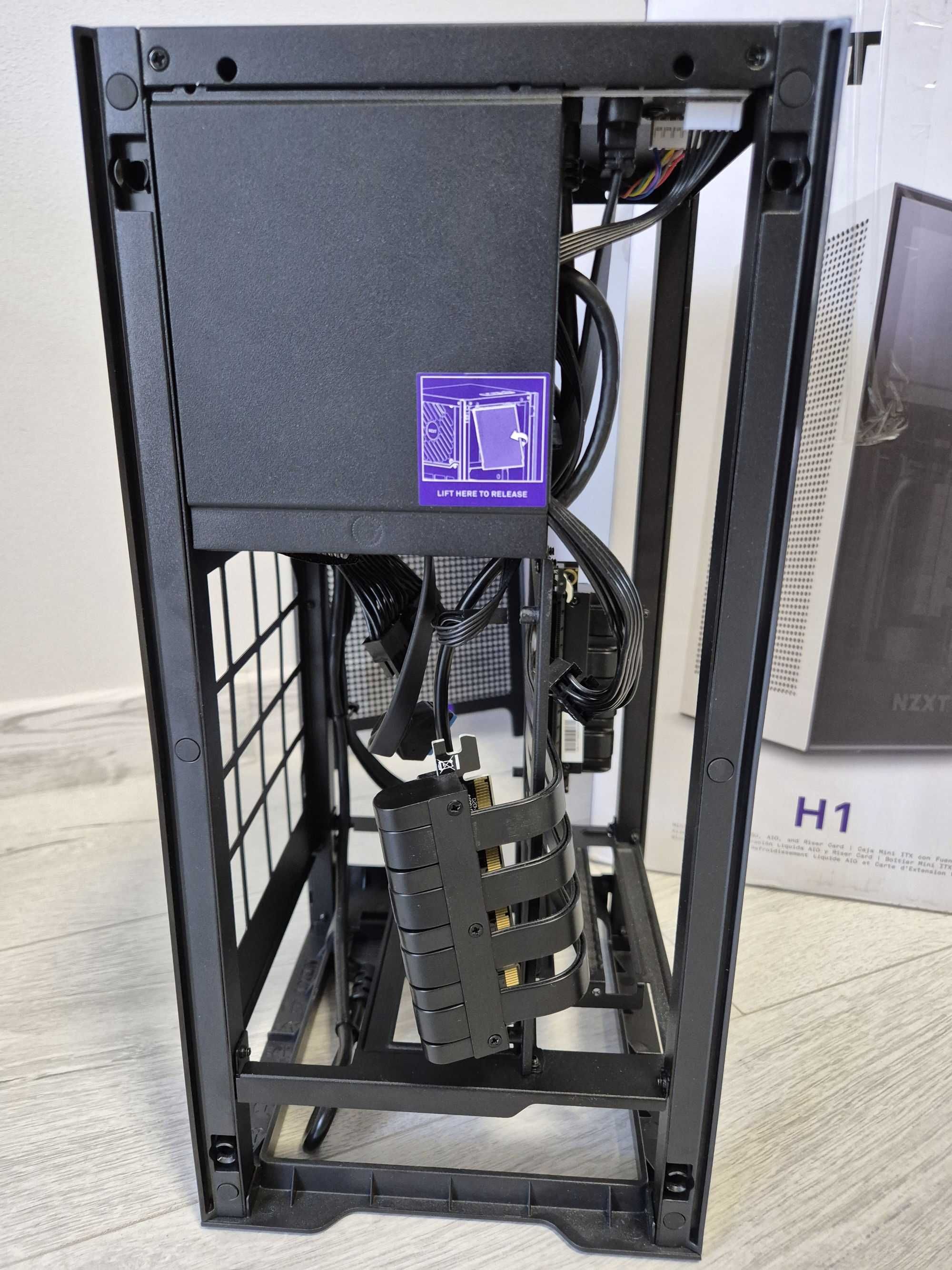 mini-ITX корпус NZXT H1 з блоком живлення NZXT 650W GOLD + райзер