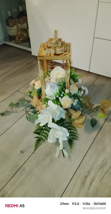 Wiązanka na cmentarz wiązanki bukiety lampiony swieczniki