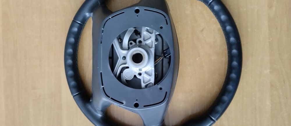 Kierownica Toyota Avensis T25 kompletna