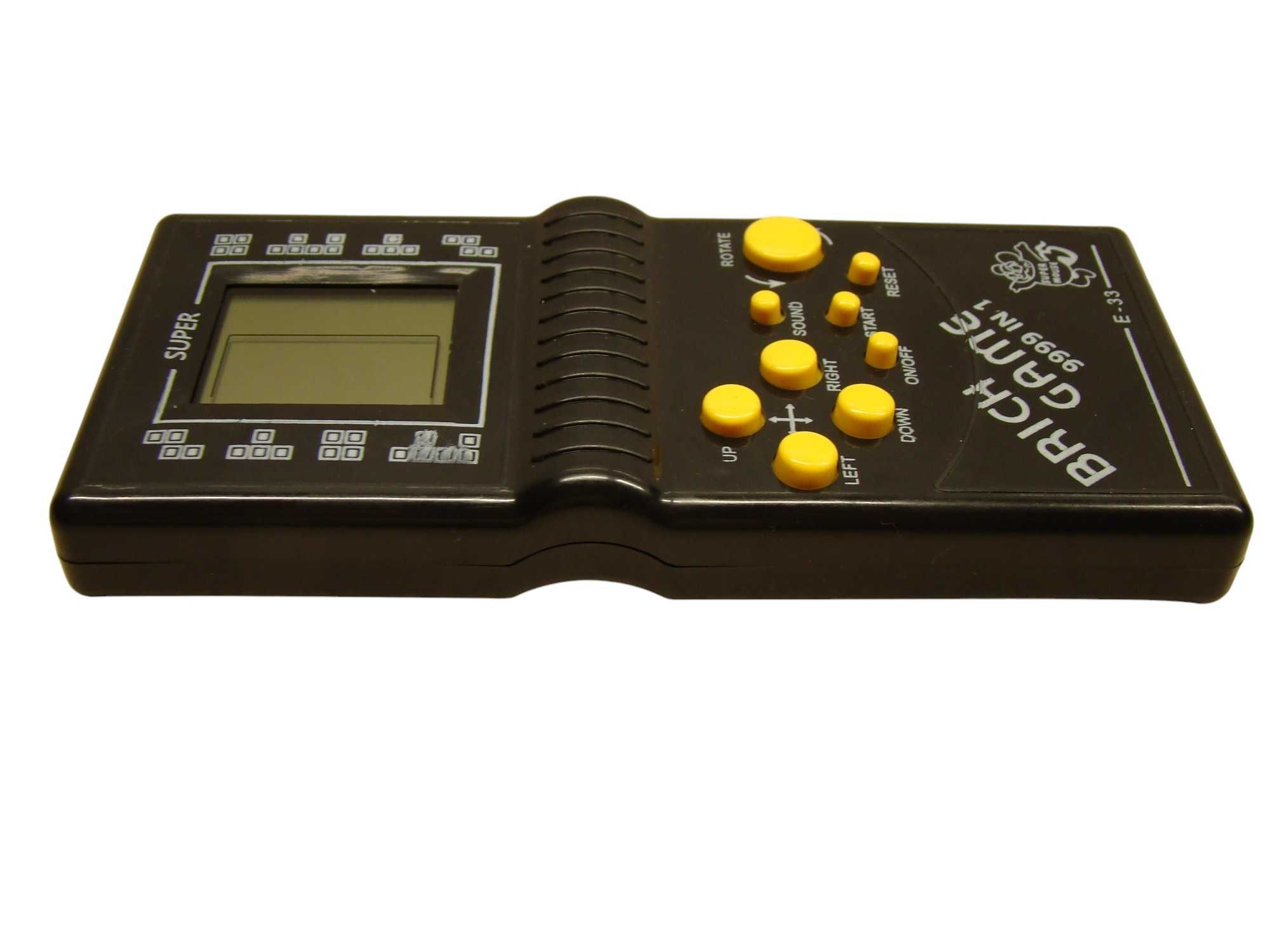 Kieszonkowa konsola Tetris z lat 90 na baterie