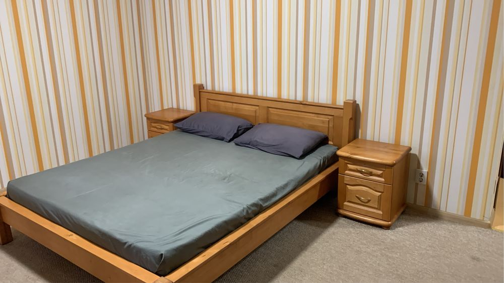 Отель на березі Дніпра