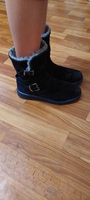 Ботінки кросівки туфлі мокасіни сапоги