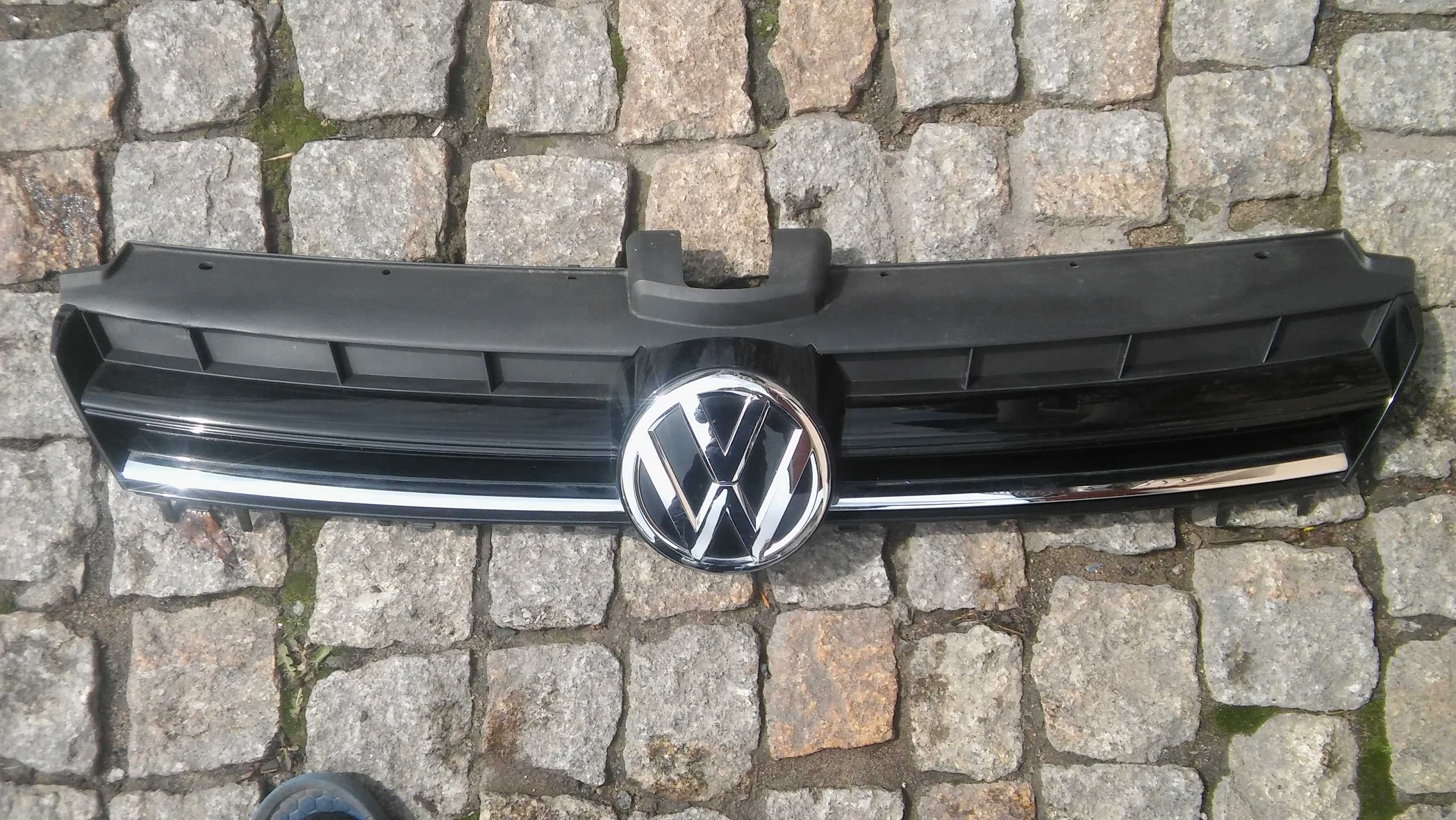 VW Golf 7,VII,5G0,od 13-16 r,atrapa przód z VW,grill,gril,oryginał