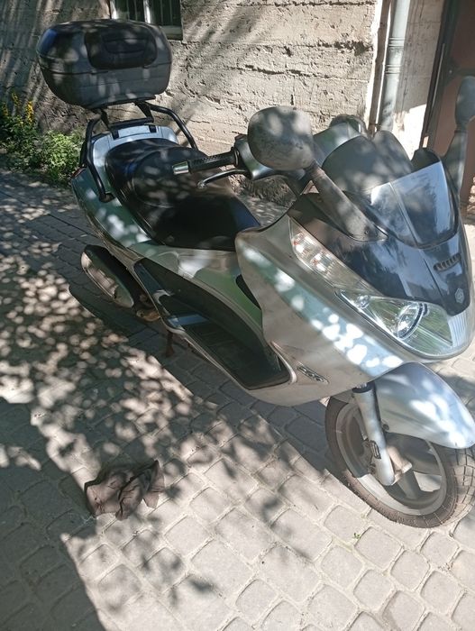 Продам скутер Piaggio x8