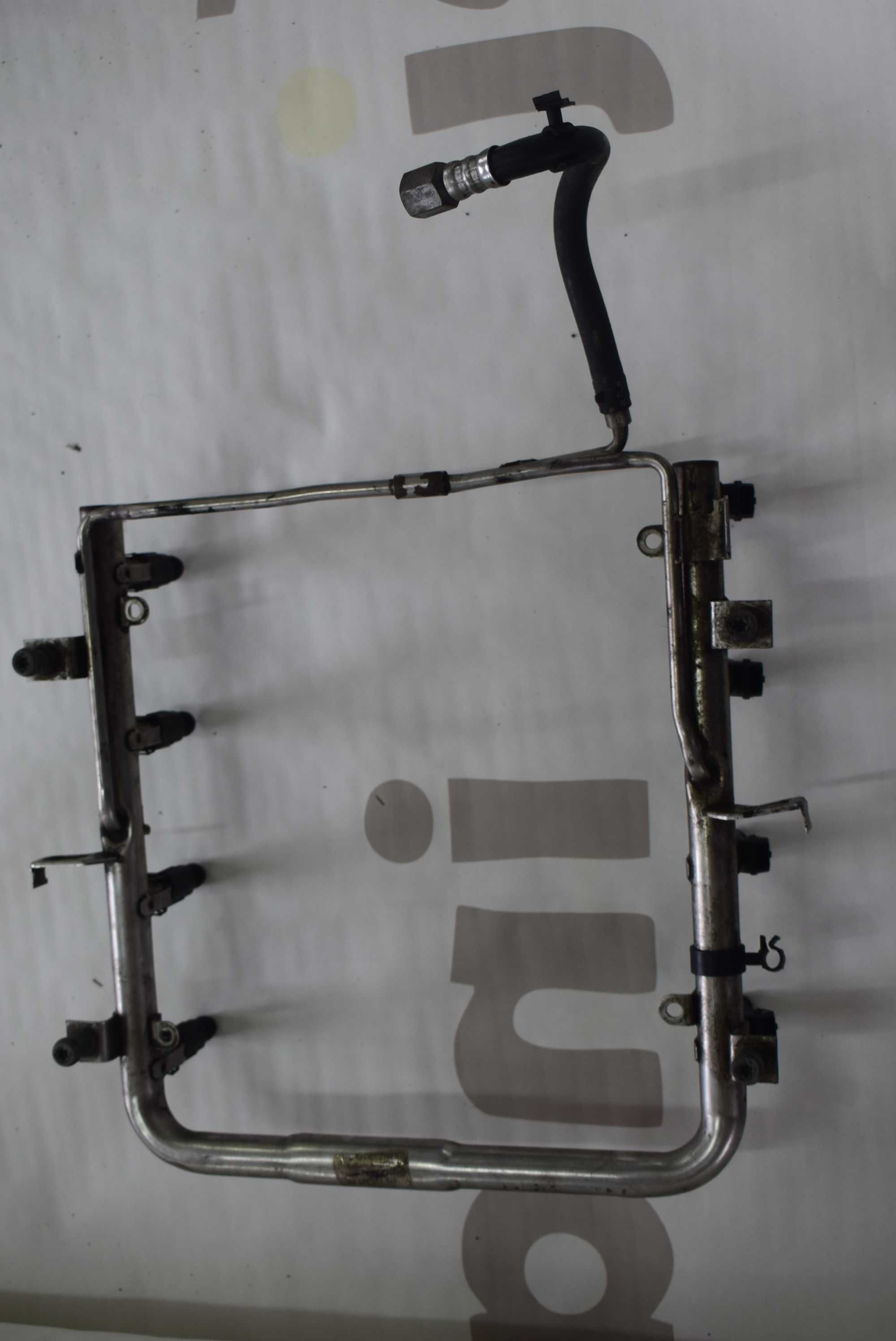VW Touareg 7L listwa wtryskowa 4.2 AXQ 0771.33681AB