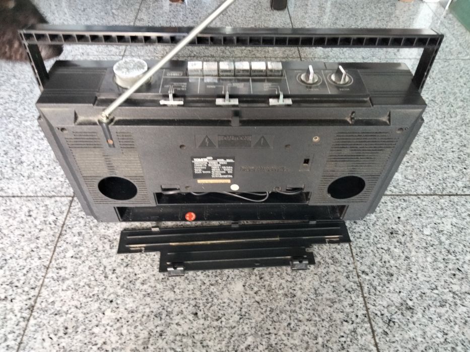 Rádio e leitor de cassetes