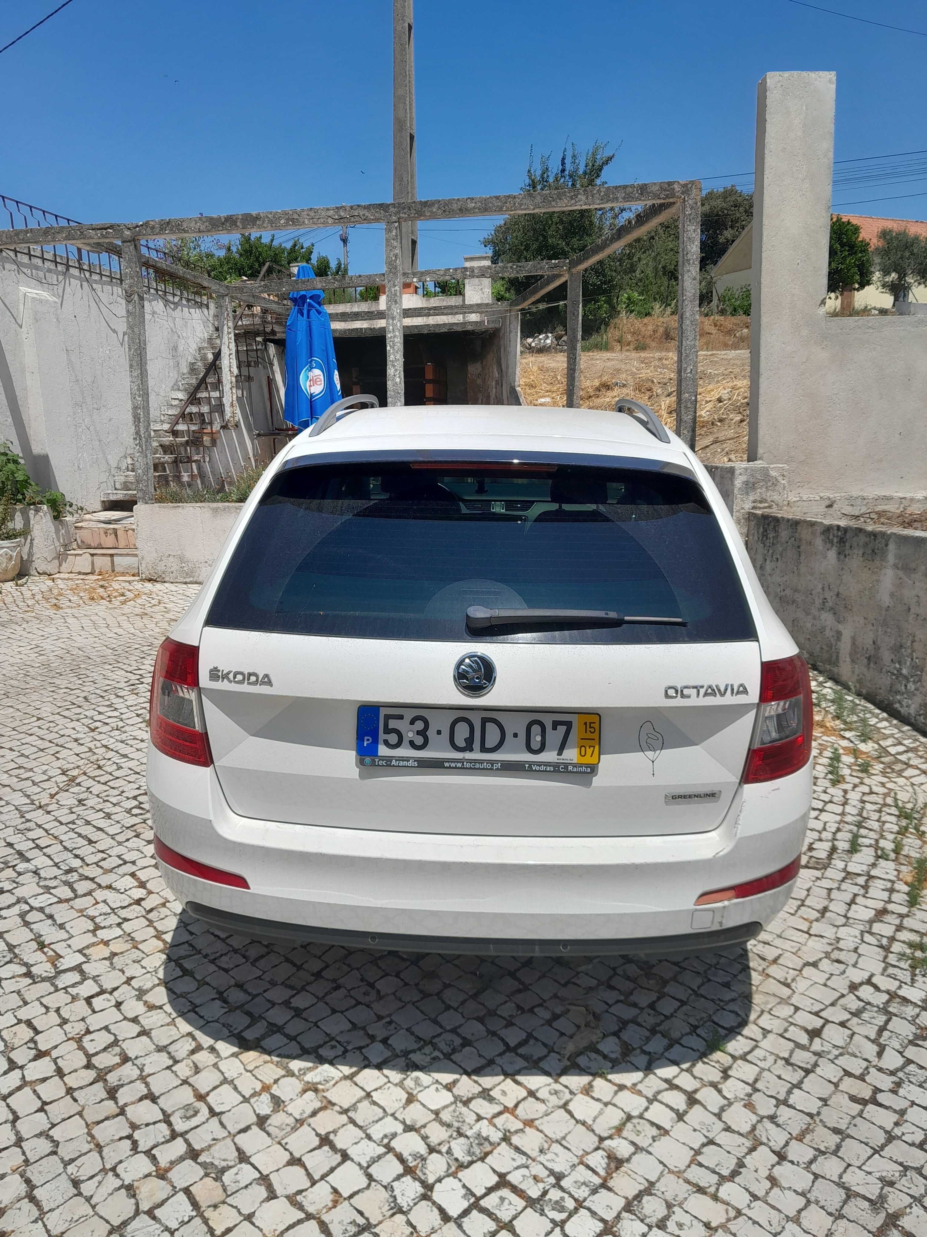 Skoda Otavia 1.6 diesel com 127.000 quilómetros um único do ano 2015