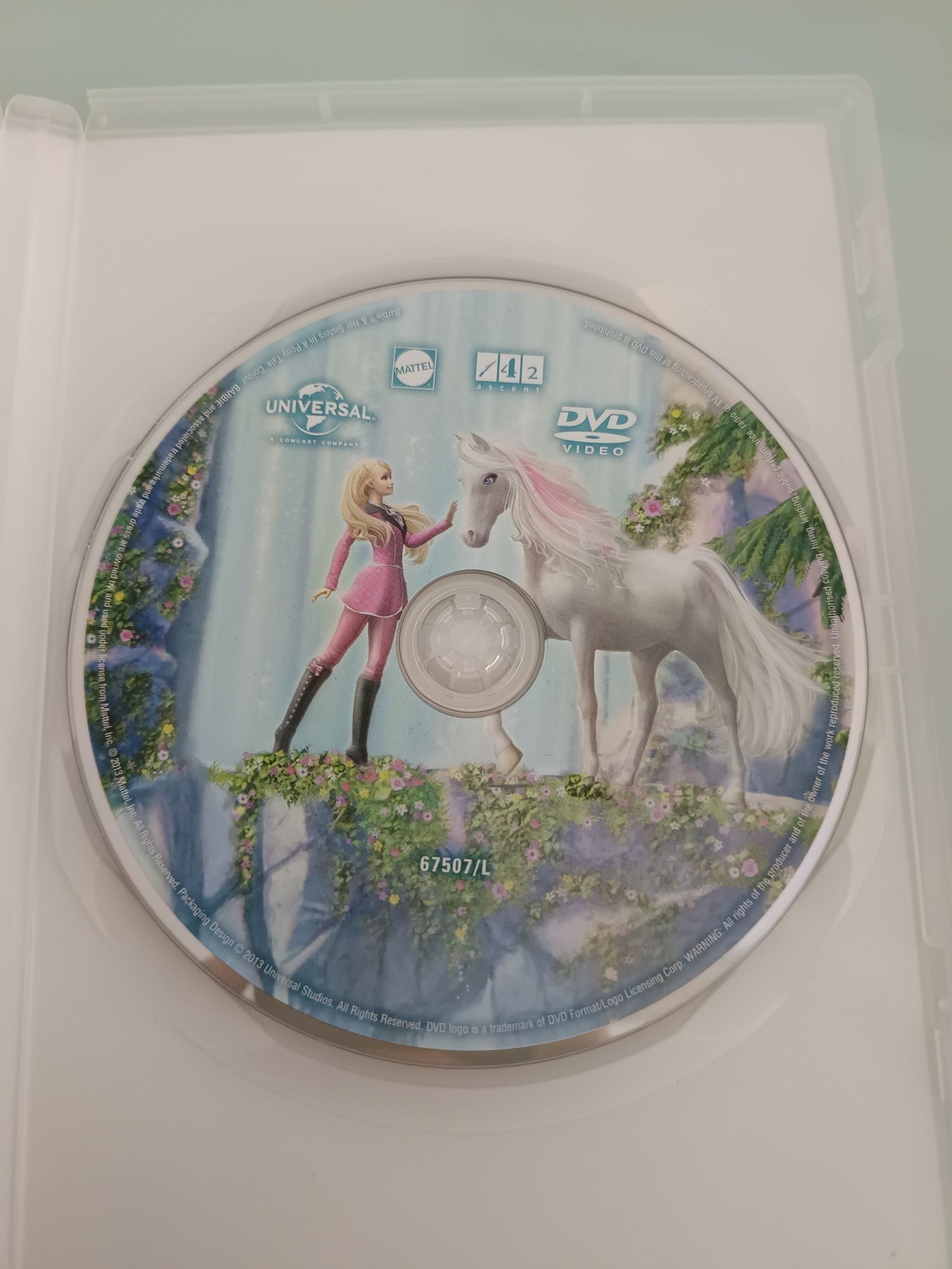 DVD Barbie e as suas irmãs numa aventura de cavalos