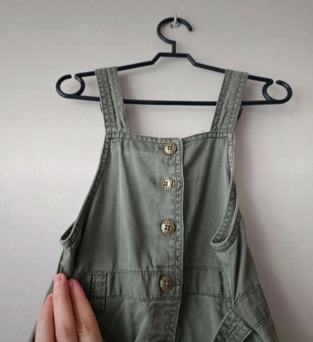 Sukienka ogrodniczka khaki dziewczęca Next r. 104