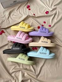 Женские шлепанцы Balenciaga Puffy Slides шльопки шлепки баленсиага