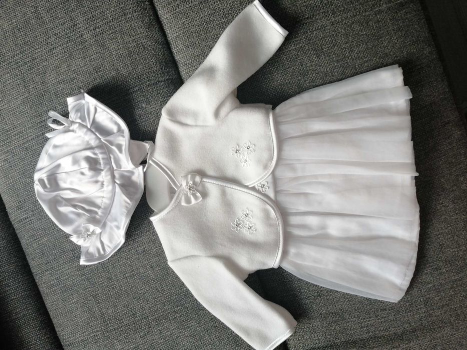 Komplet na chrzest dla dziewczynki w rozmiarze 68 cm