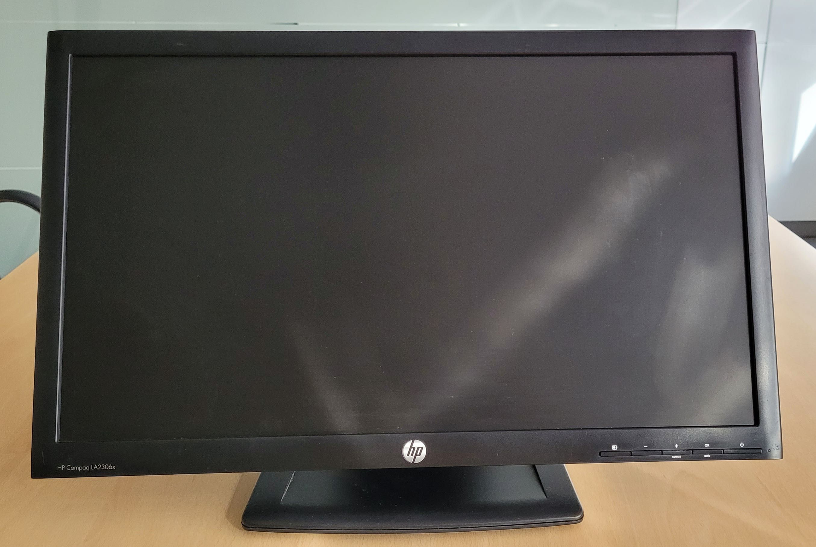 Monitor HP Compaq LED 23" LA2306x