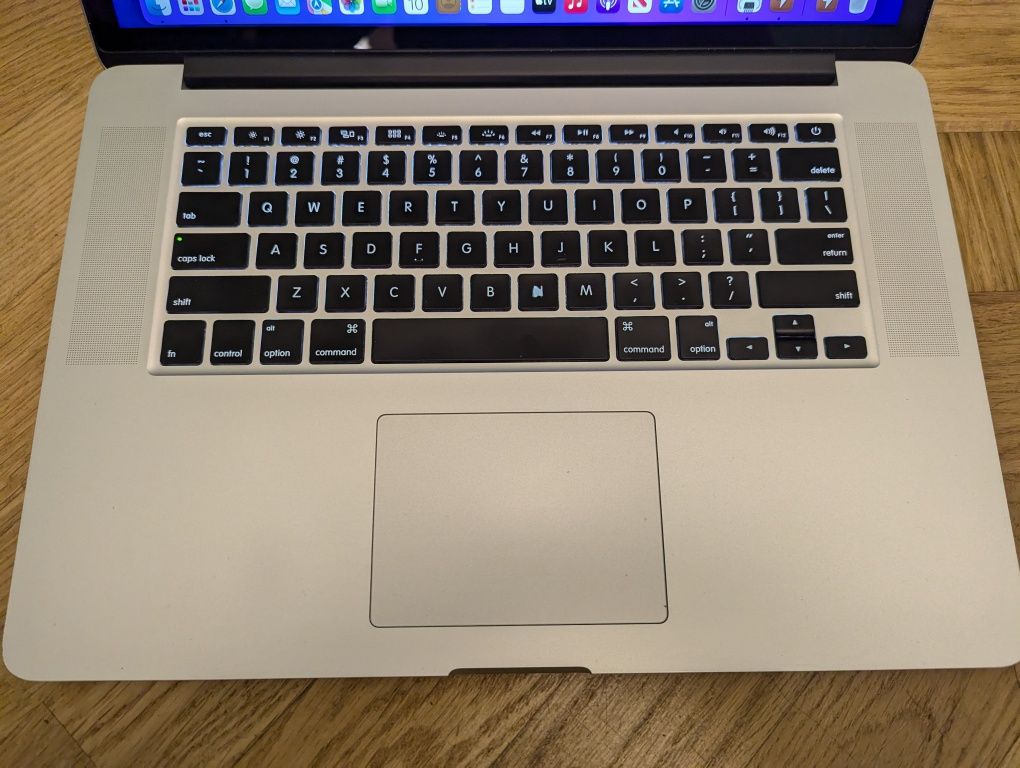 MacBook Pro 2015, 15", i7, 16/256, RADEON R9 m370x.