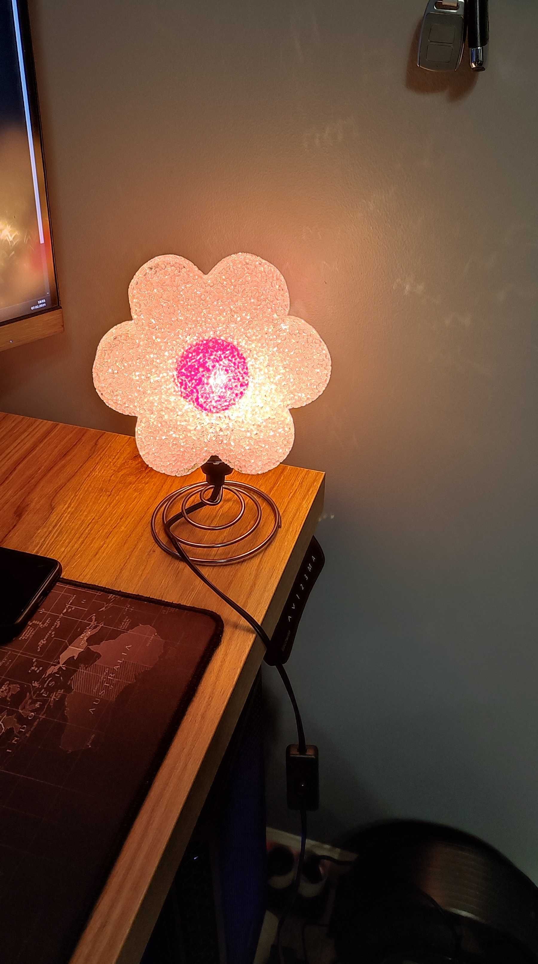 Lampka różowy kwiatek