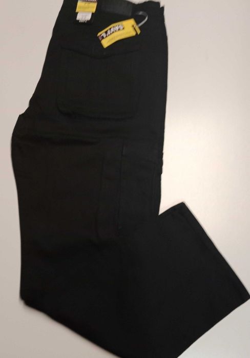 Bojówki czarne. Pas 120-122 cm