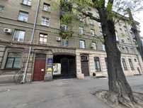 Продам трехкомнатную квартиру сталинка центр