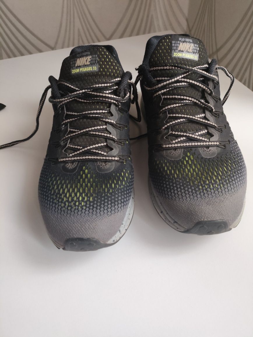 Кросівки Nike Zoom Pegasus 33 (розмір 42.5)
