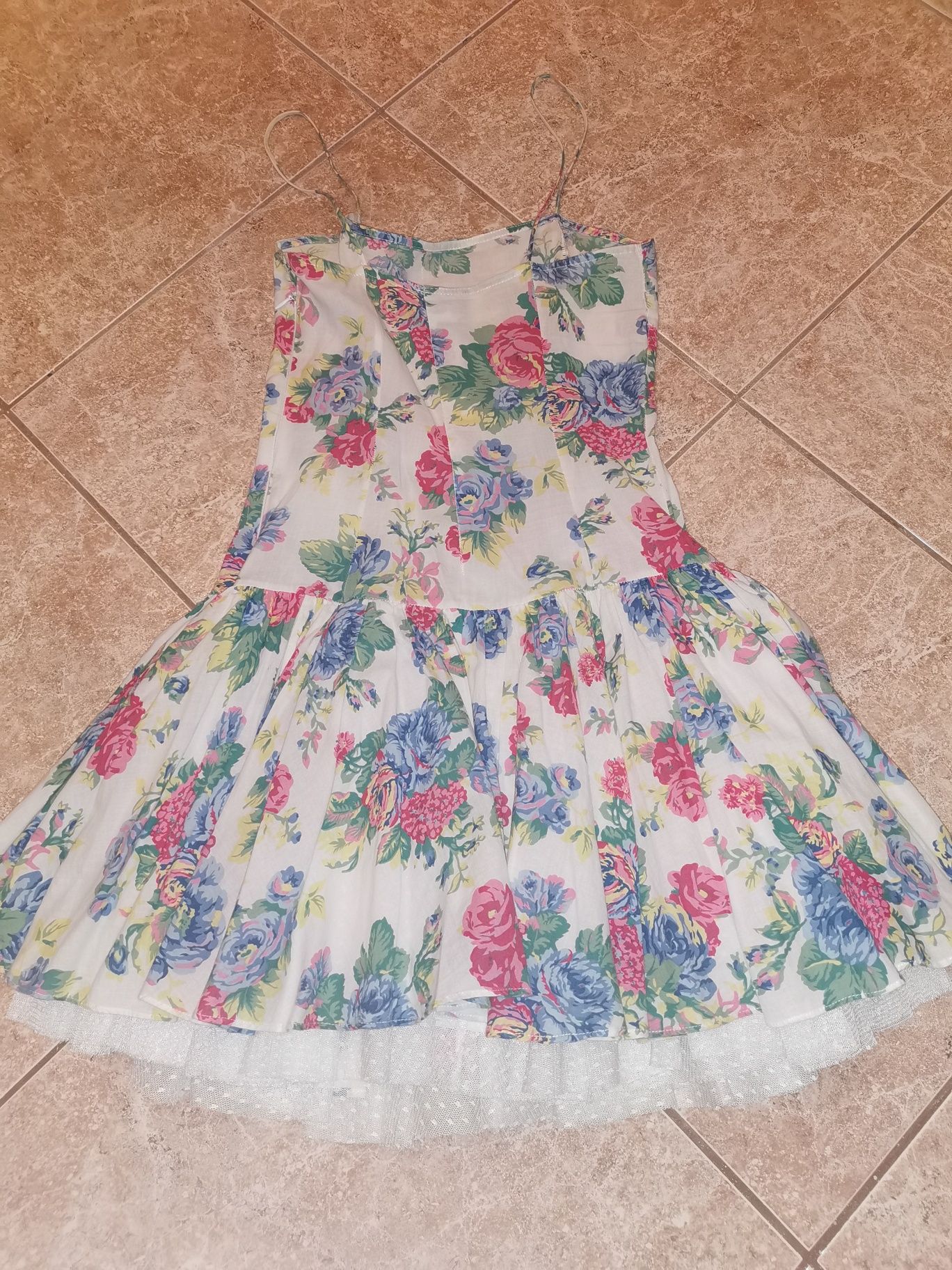 Vestido florido com camisola