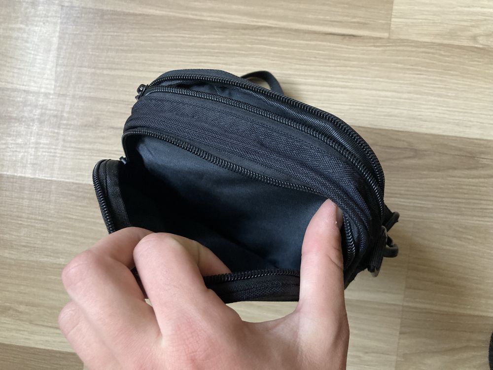 Сумка через плече Carhartt