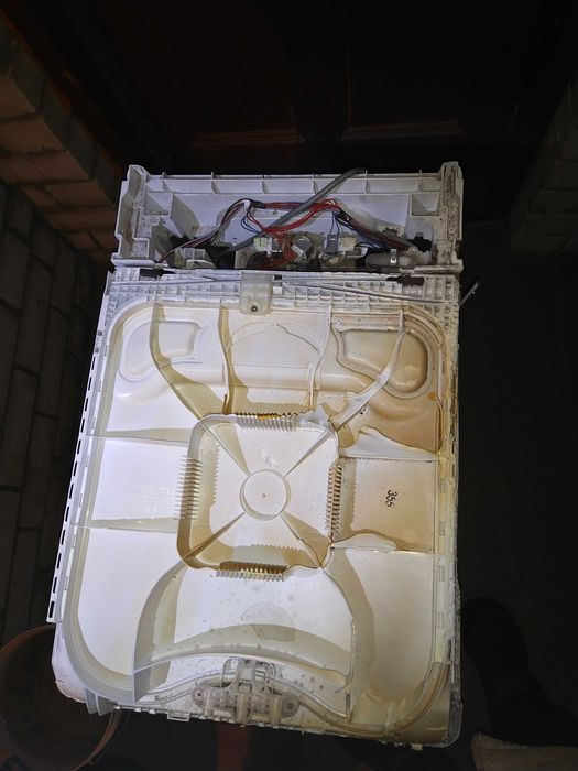 Б/у инверторная стиральная машина Electrolux А+++ на 6 кг на запчасти